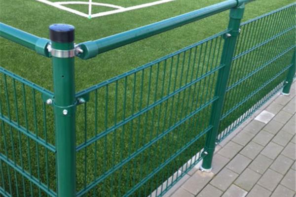 Aménagement terrain de football synthétique et en gazon naturel - Sportinfrabouw NV